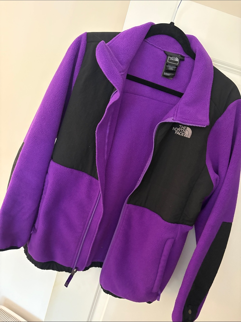 Rare 2000’s The North Face Purple and Black Fleece Jacket - Women's